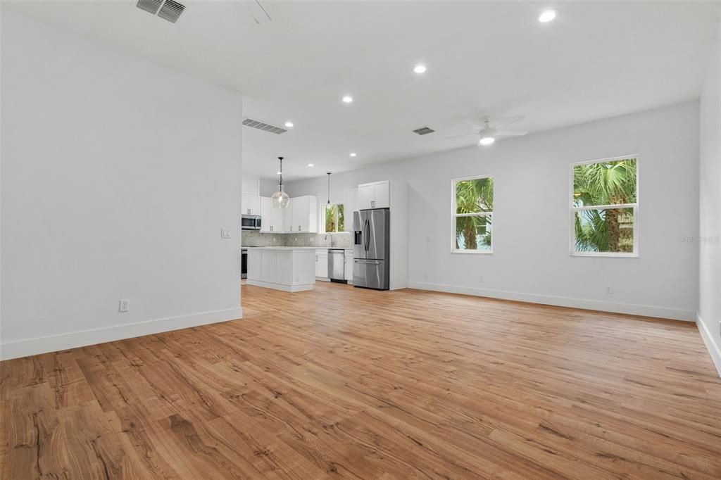 For Sale: $774,900 (3 beds, 3 baths, 2416 Square Feet)