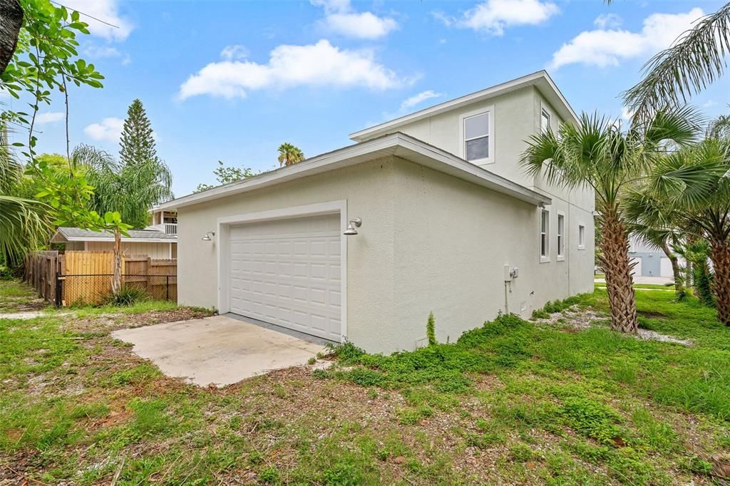 For Sale: $774,900 (3 beds, 3 baths, 2416 Square Feet)