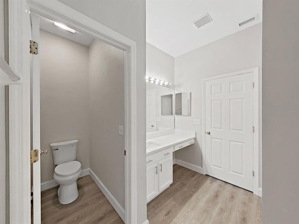 For Sale: $349,000 (4 beds, 2 baths, 1938 Square Feet)