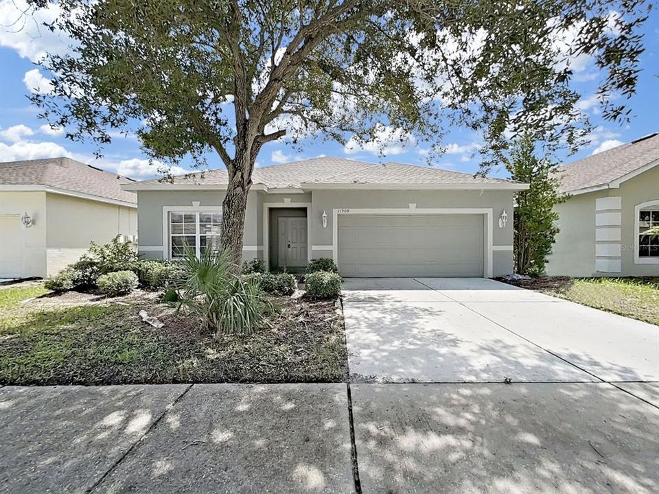 For Sale: $349,000 (4 beds, 2 baths, 1938 Square Feet)