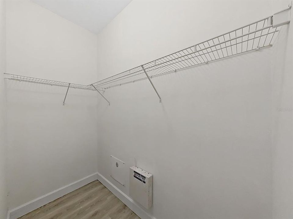 For Sale: $349,000 (4 beds, 2 baths, 1938 Square Feet)