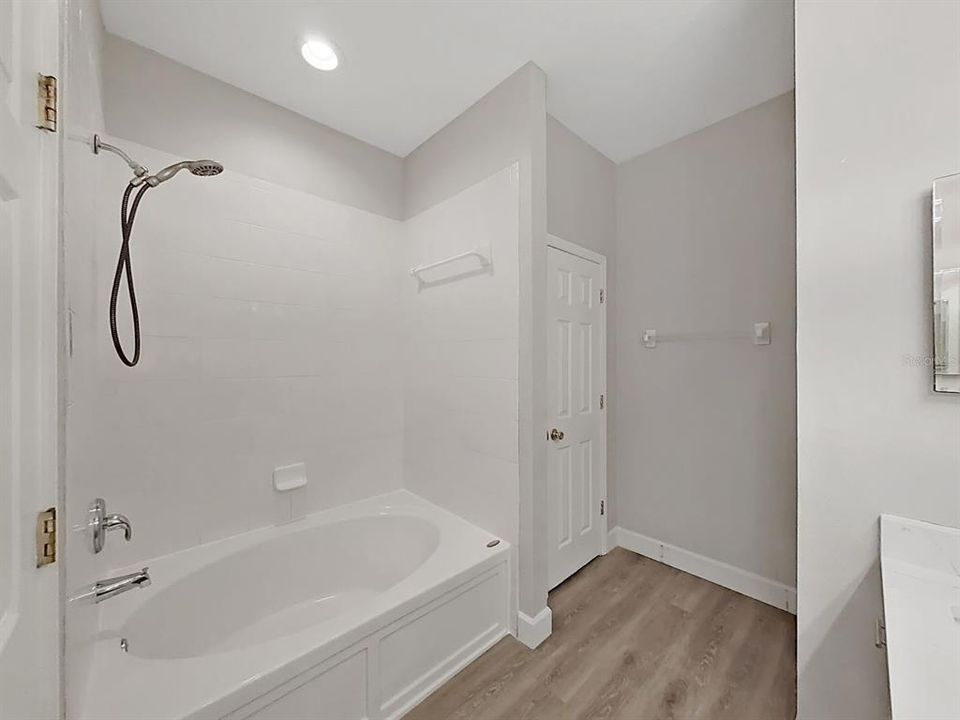 For Sale: $349,000 (4 beds, 2 baths, 1938 Square Feet)