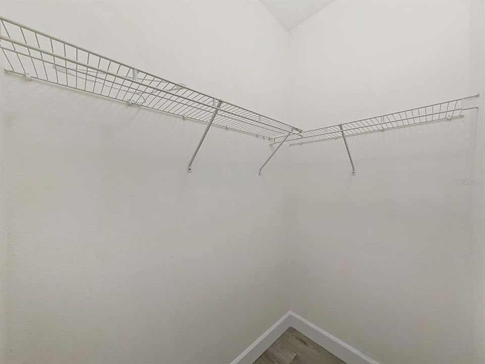 For Sale: $349,000 (4 beds, 2 baths, 1938 Square Feet)