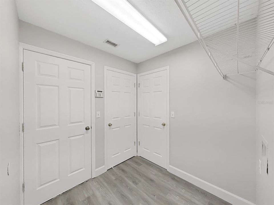For Sale: $349,000 (4 beds, 2 baths, 1938 Square Feet)