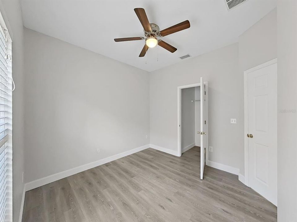 For Sale: $349,000 (4 beds, 2 baths, 1938 Square Feet)