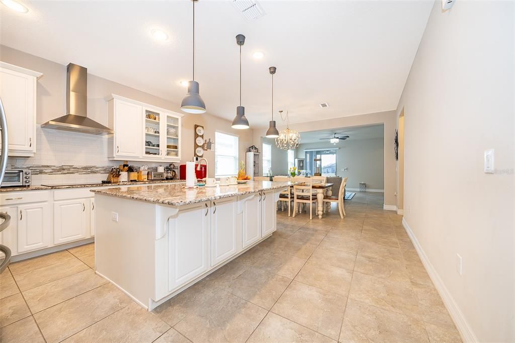 For Rent: $3,500 (5 beds, 4 baths, 2937 Square Feet)