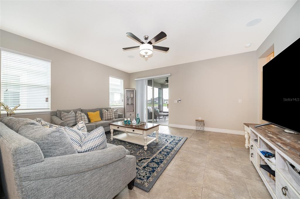 For Rent: $3,500 (5 beds, 4 baths, 2937 Square Feet)