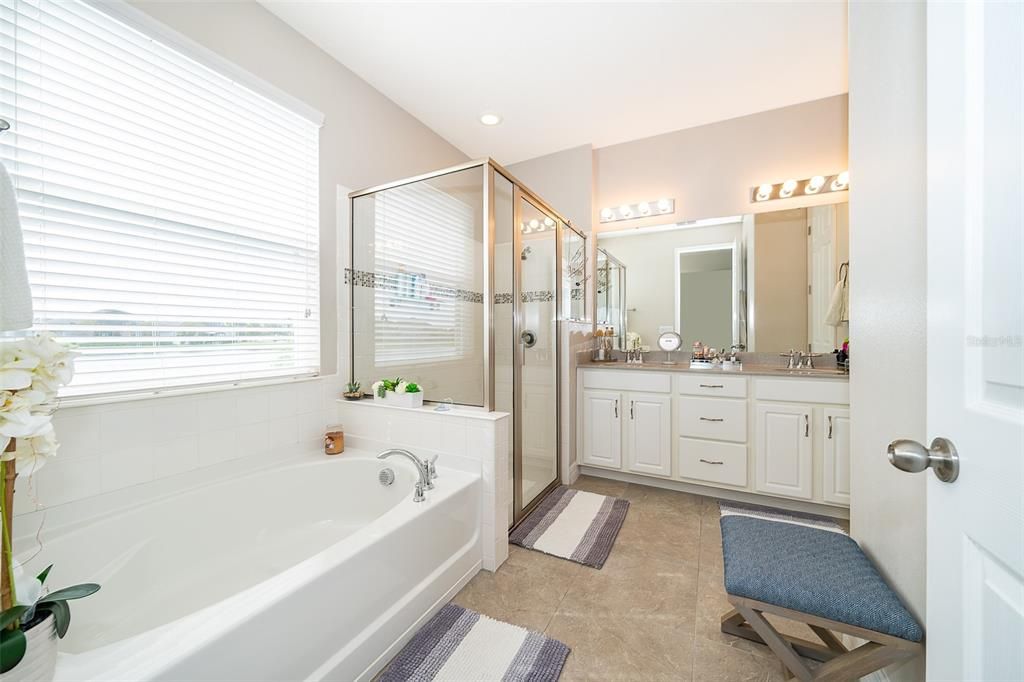 For Rent: $3,500 (5 beds, 4 baths, 2937 Square Feet)