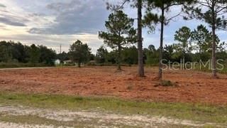 На продажу: $16,000 (0.55 acres)