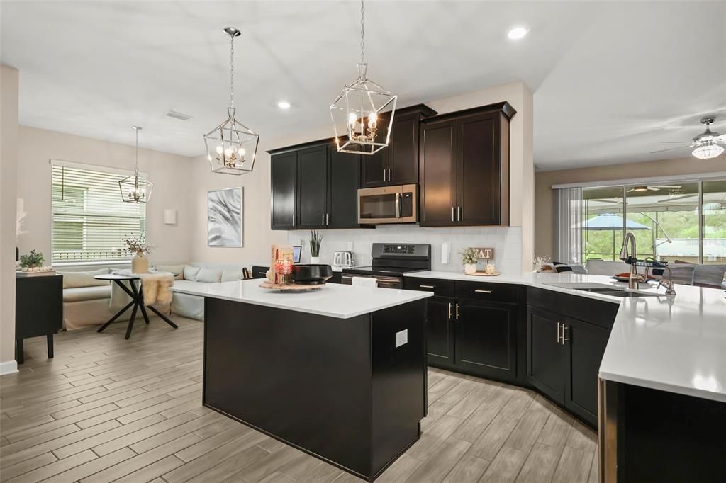 For Sale: $450,000 (4 beds, 3 baths, 2322 Square Feet)