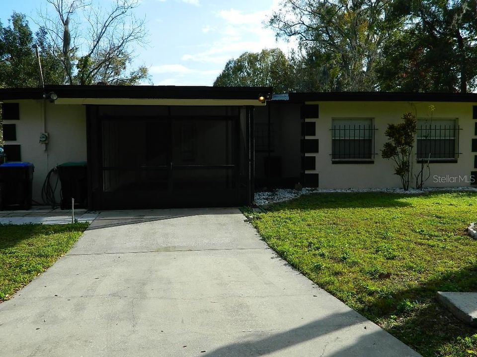 For Rent: $1,900 (3 beds, 2 baths, 1398 Square Feet)