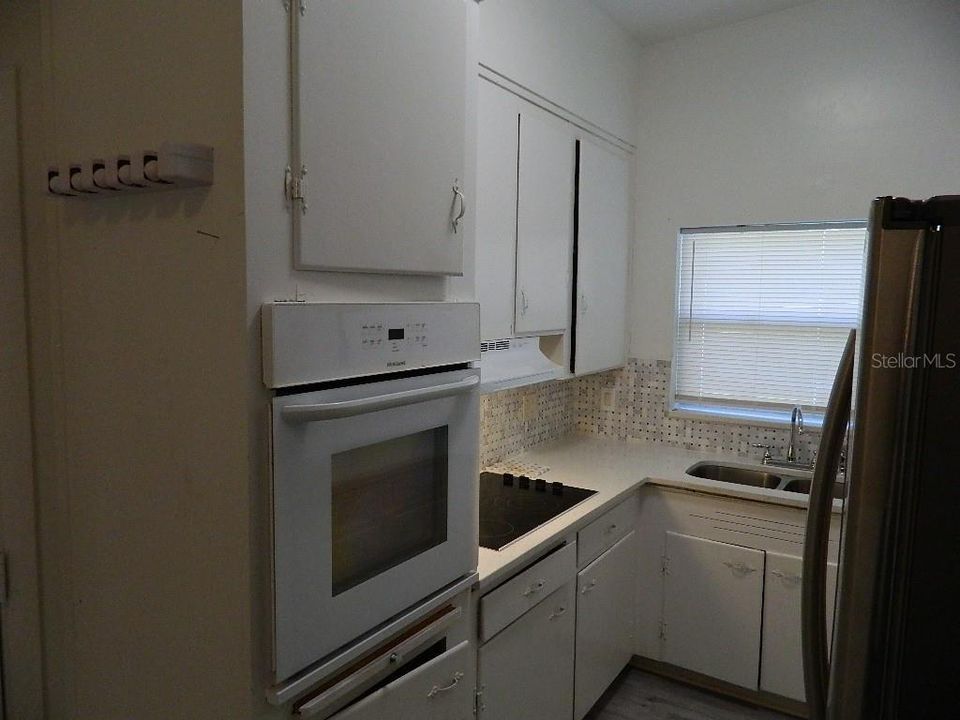 For Rent: $1,900 (3 beds, 2 baths, 1398 Square Feet)