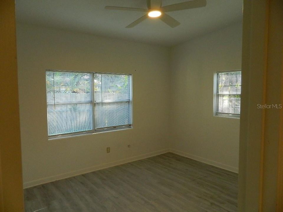 For Rent: $1,900 (3 beds, 2 baths, 1398 Square Feet)