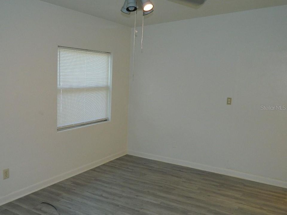 For Rent: $1,900 (3 beds, 2 baths, 1398 Square Feet)