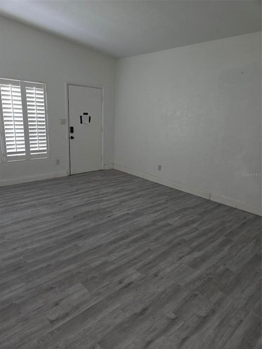 For Rent: $1,900 (3 beds, 2 baths, 1398 Square Feet)