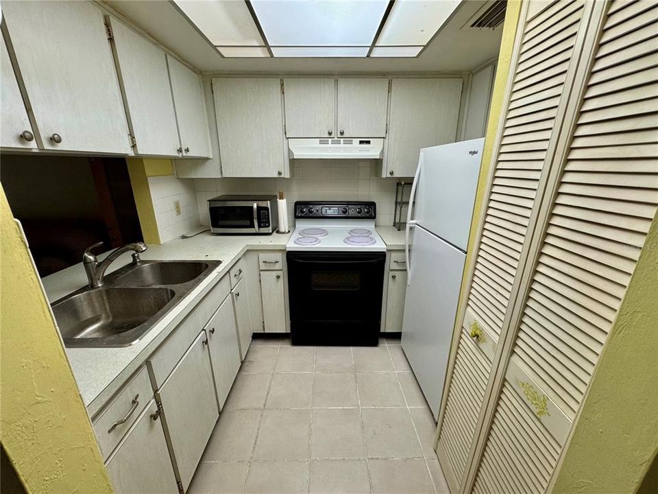 На продажу: $82,400 (1 спален, 1 ванн, 565 Квадратных фут)