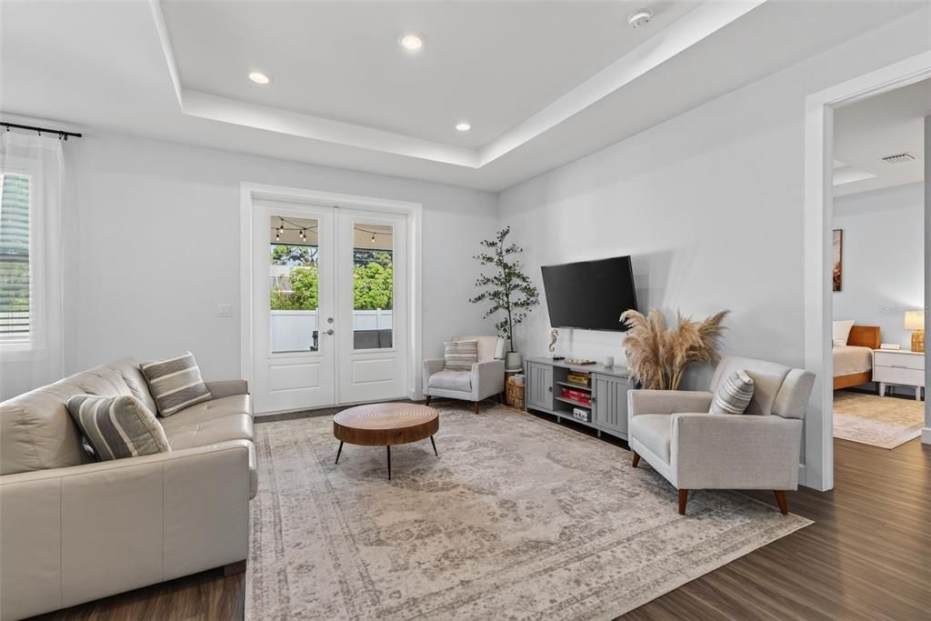 For Sale: $449,900 (3 beds, 2 baths, 1517 Square Feet)