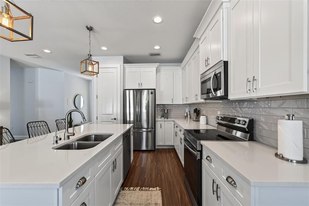For Sale: $449,900 (3 beds, 2 baths, 1517 Square Feet)