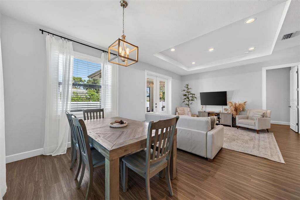 For Sale: $449,900 (3 beds, 2 baths, 1517 Square Feet)