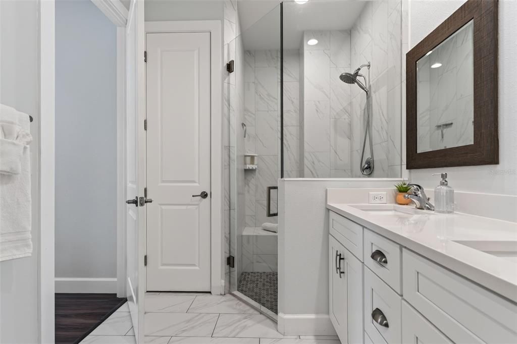For Sale: $449,900 (3 beds, 2 baths, 1517 Square Feet)