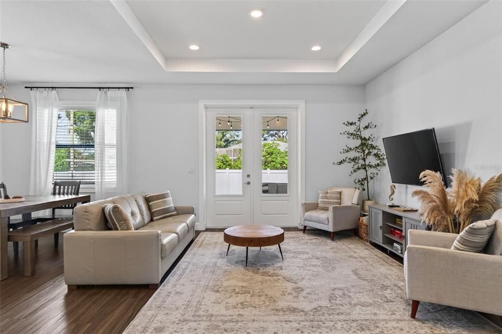 For Sale: $449,900 (3 beds, 2 baths, 1517 Square Feet)