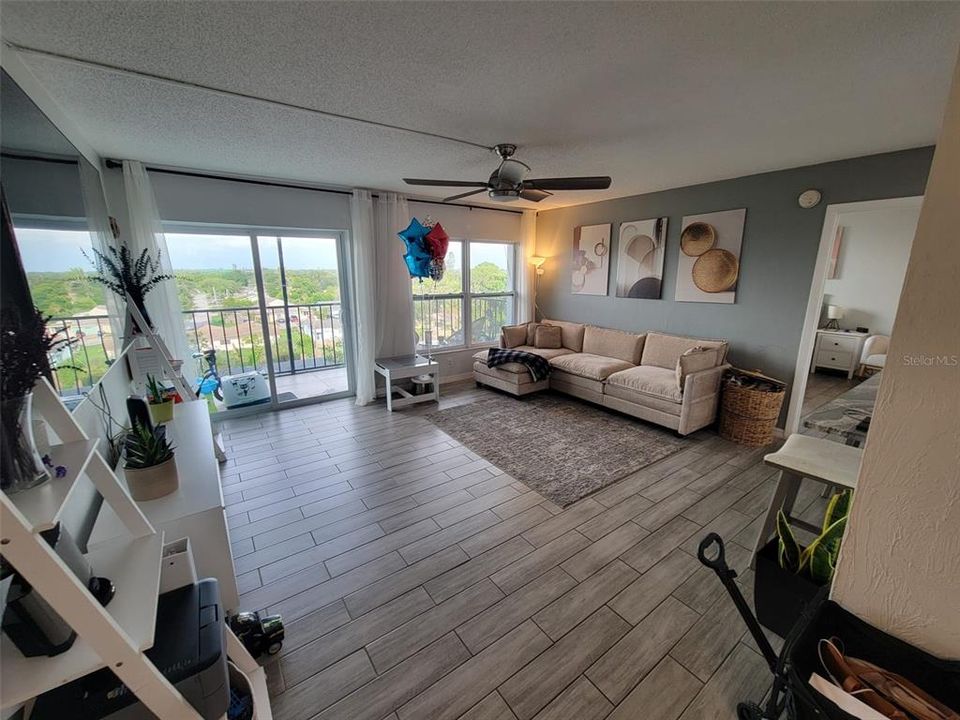 For Rent: $1,700 (2 beds, 2 baths, 940 Square Feet)