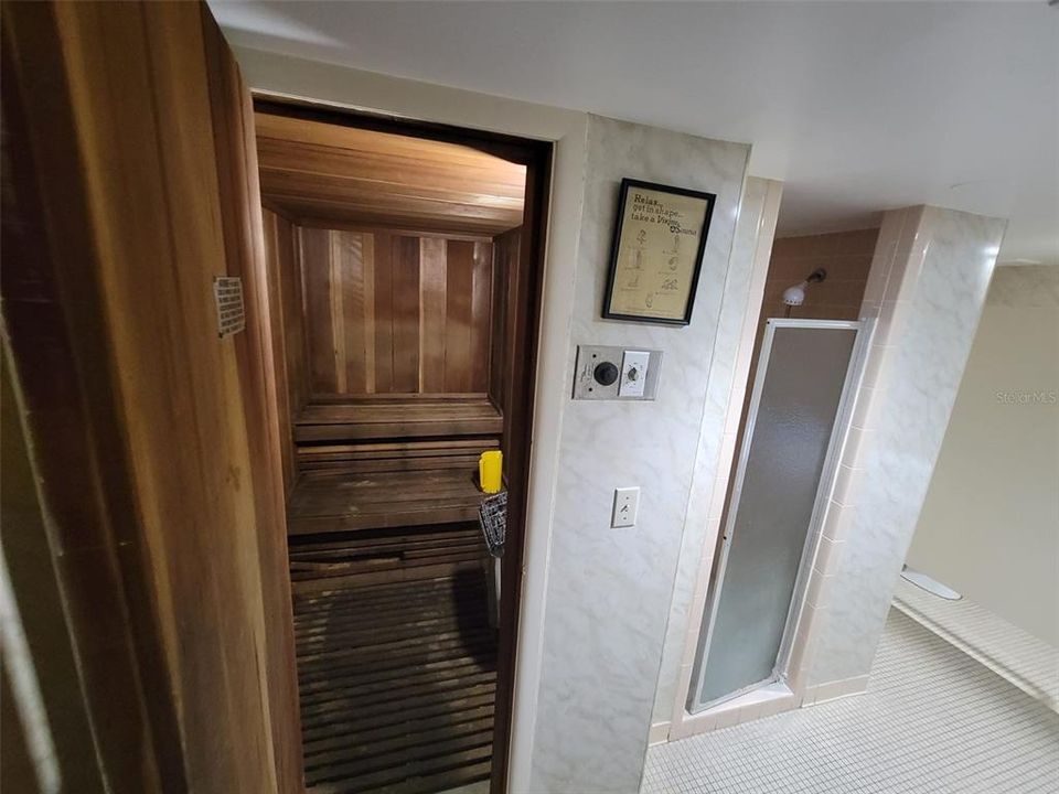 For Rent: $1,700 (2 beds, 2 baths, 940 Square Feet)