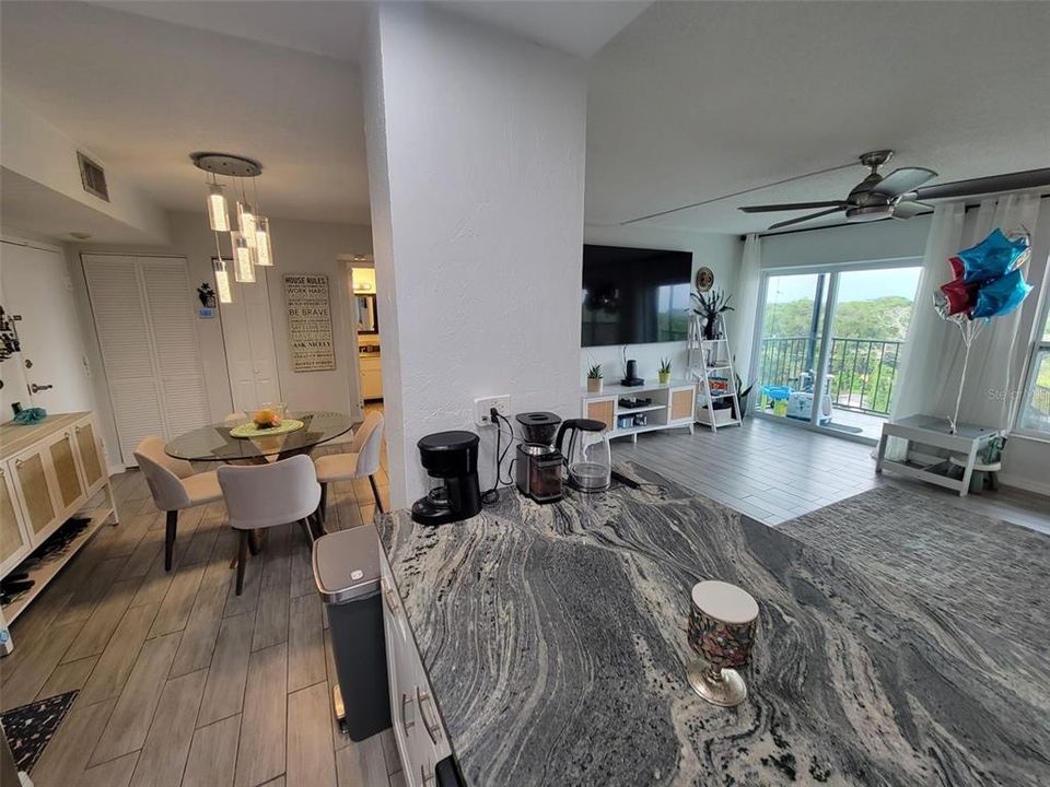 For Rent: $1,700 (2 beds, 2 baths, 940 Square Feet)