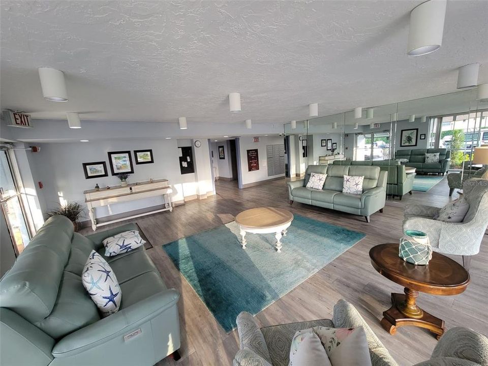 For Rent: $1,700 (2 beds, 2 baths, 940 Square Feet)
