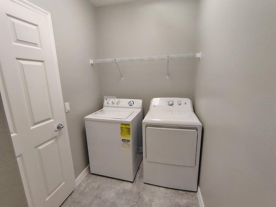 For Rent: $2,100 (3 beds, 2 baths, 1844 Square Feet)