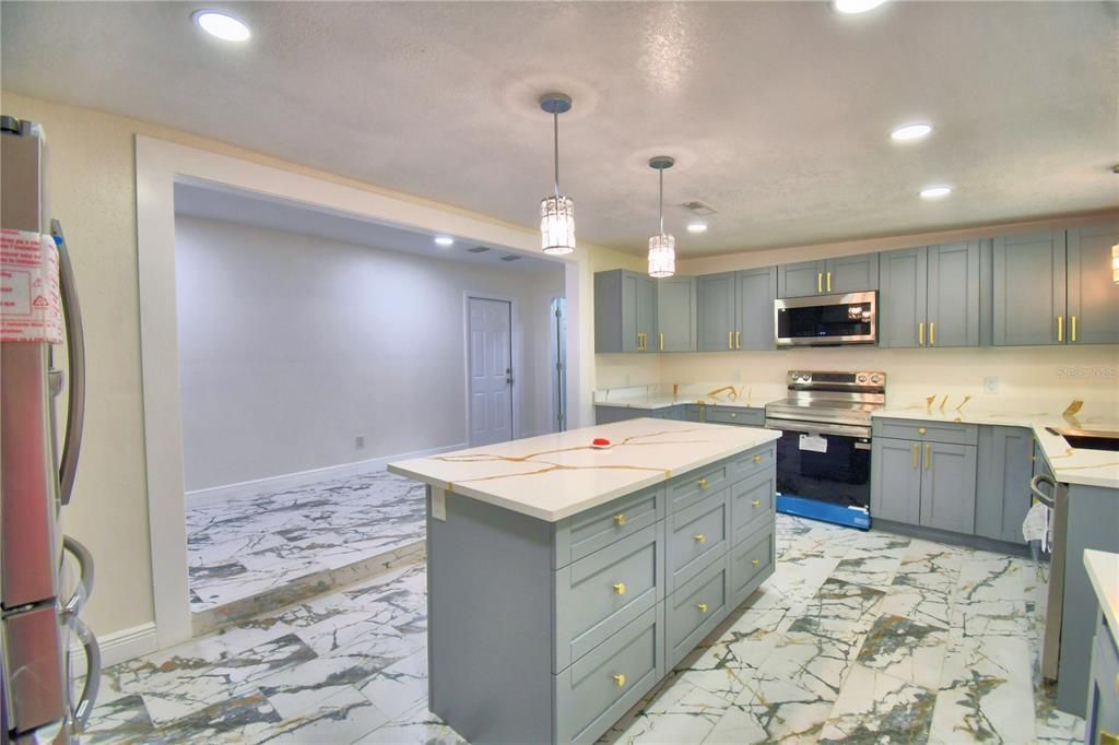 For Sale: $580,000 (3 beds, 2 baths, 2024 Square Feet)