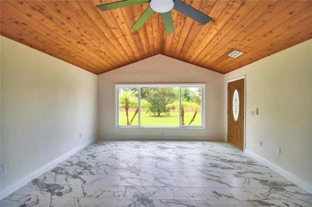 For Sale: $580,000 (3 beds, 2 baths, 2024 Square Feet)