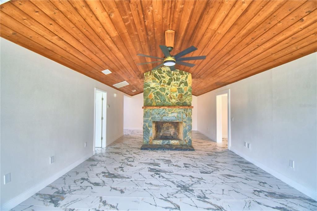 For Sale: $580,000 (3 beds, 2 baths, 2024 Square Feet)