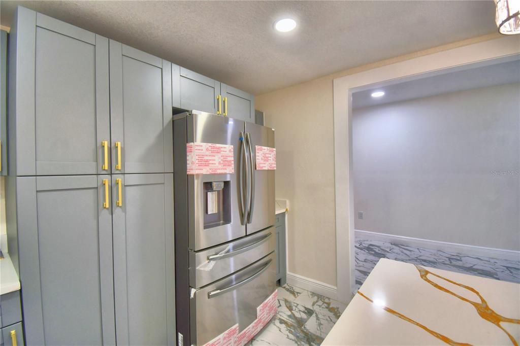 For Sale: $580,000 (3 beds, 2 baths, 2024 Square Feet)