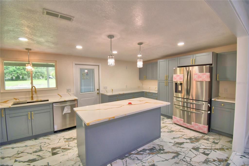 For Sale: $580,000 (3 beds, 2 baths, 2024 Square Feet)