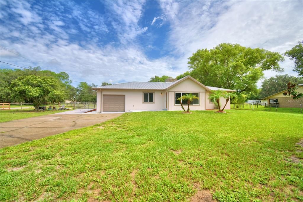 For Sale: $580,000 (3 beds, 2 baths, 2024 Square Feet)