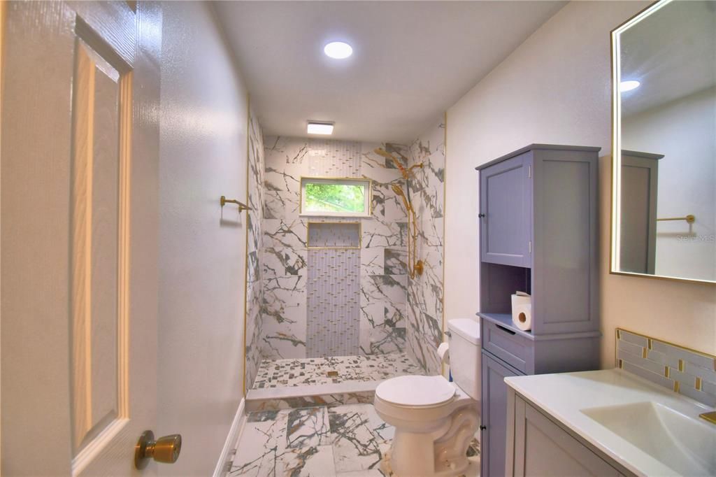For Sale: $580,000 (3 beds, 2 baths, 2024 Square Feet)