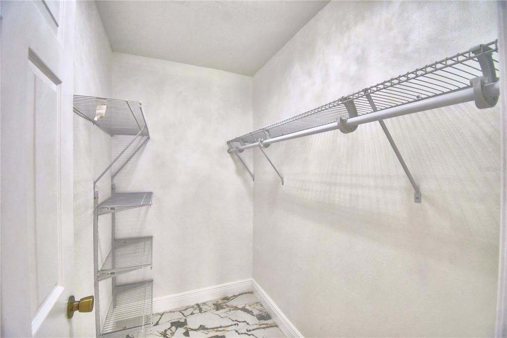 For Sale: $580,000 (3 beds, 2 baths, 2024 Square Feet)