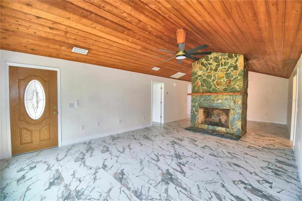 For Sale: $580,000 (3 beds, 2 baths, 2024 Square Feet)