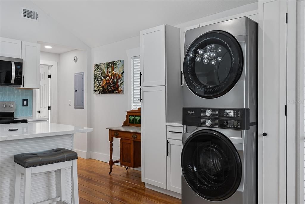 На продажу: $499,900 (2 спален, 1 ванн, 720 Квадратных фут)