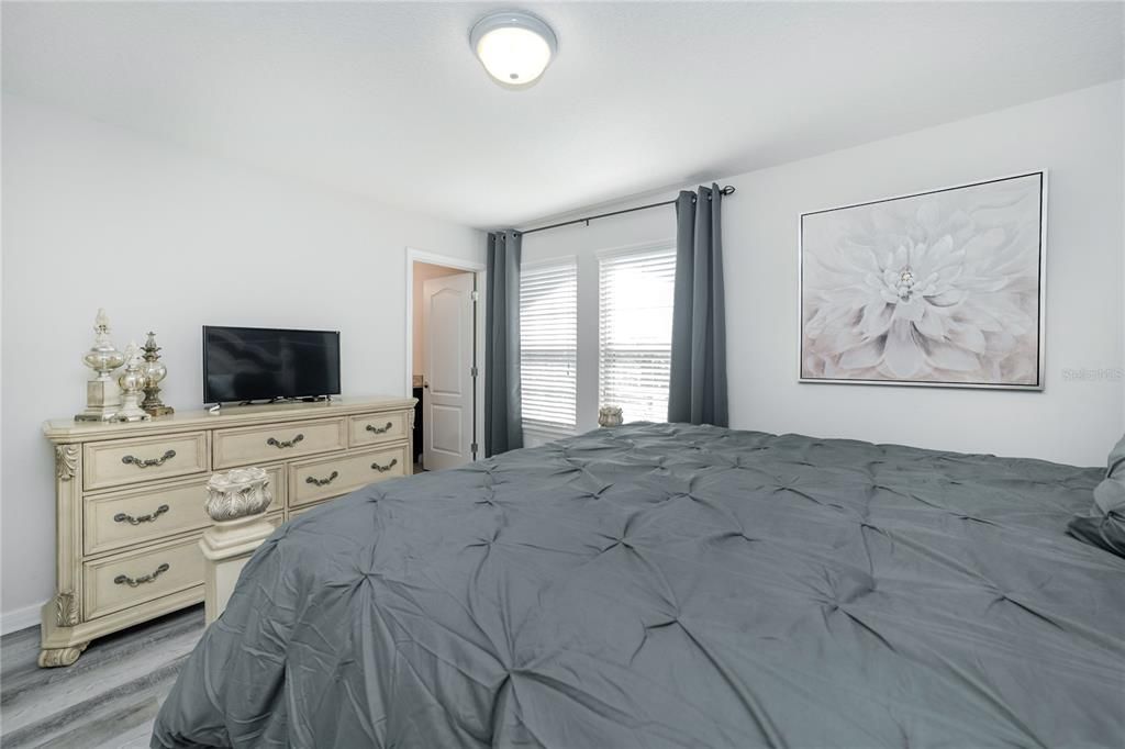 For Sale: $695,000 (8 beds, 6 baths, 4041 Square Feet)