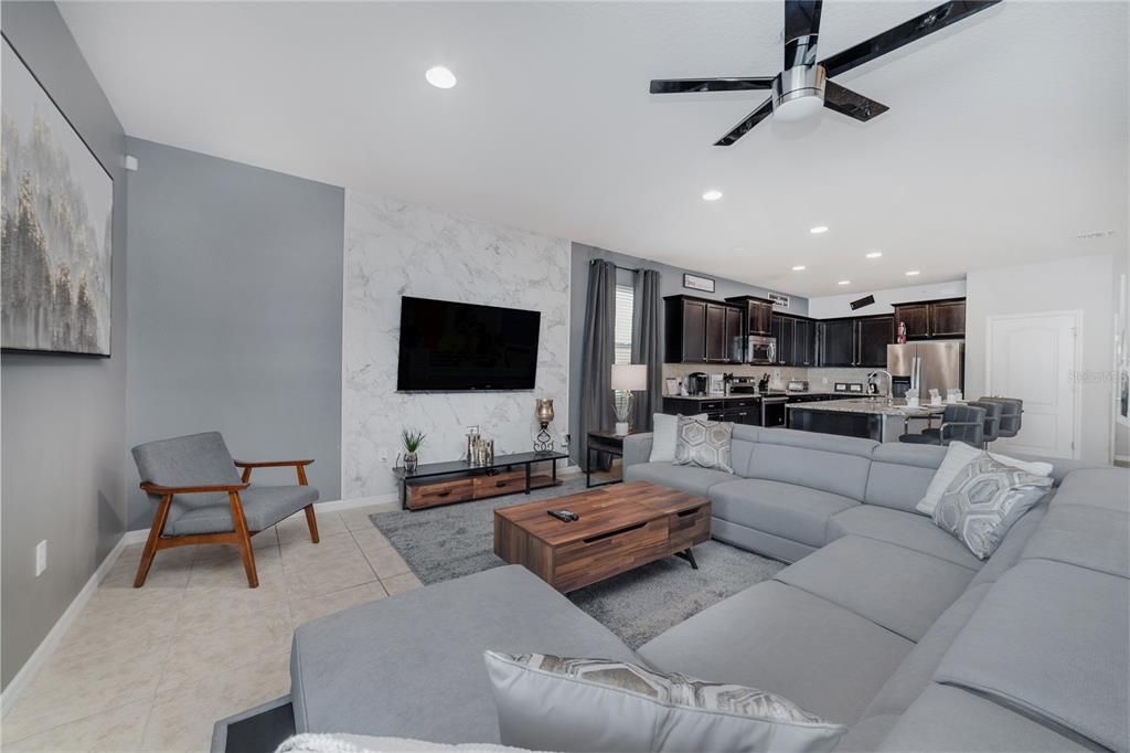 For Sale: $695,000 (8 beds, 6 baths, 4041 Square Feet)