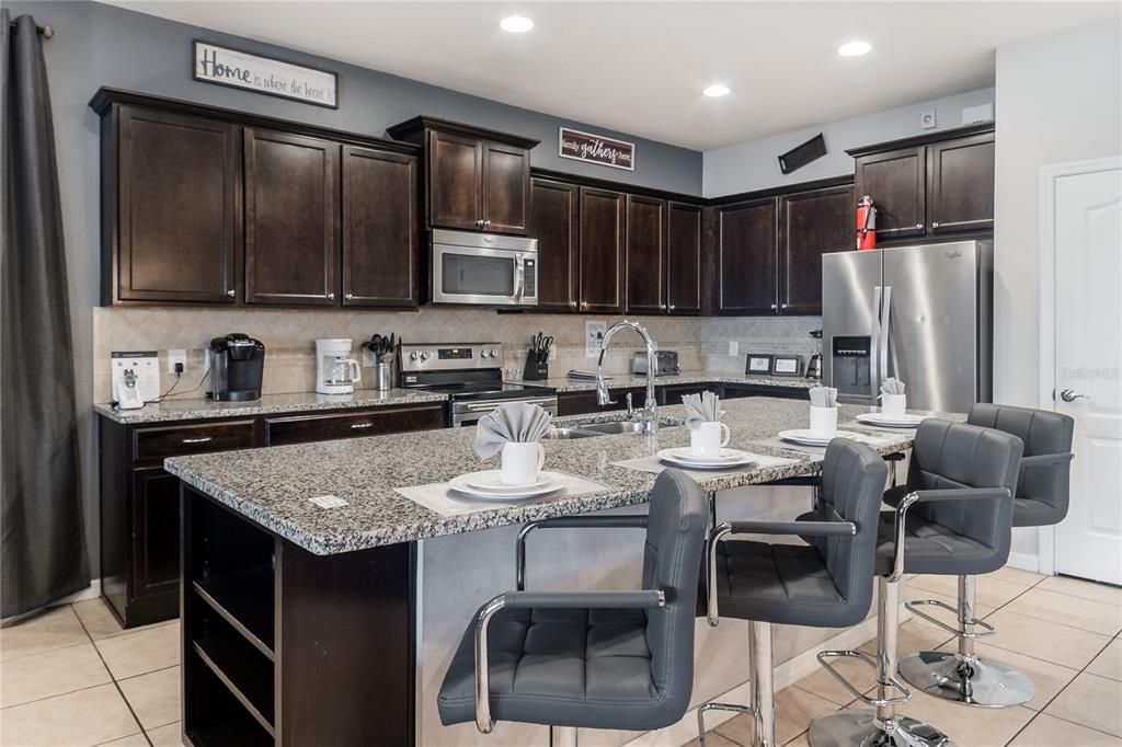 For Sale: $695,000 (8 beds, 6 baths, 4041 Square Feet)