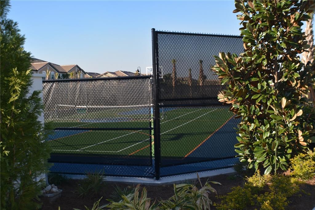 For Sale: $695,000 (8 beds, 6 baths, 4041 Square Feet)
