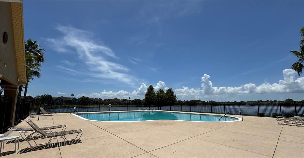 На продажу: $195,000 (1 спален, 1 ванн, 904 Квадратных фут)