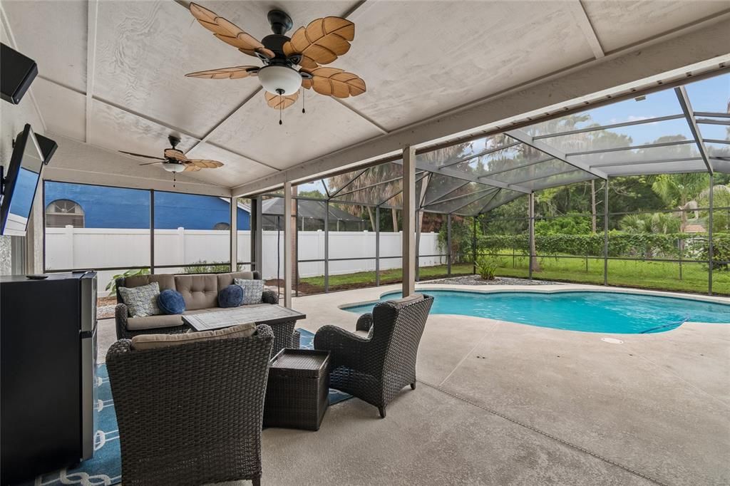 Activo con contrato: $525,000 (4 camas, 2 baños, 2052 Pies cuadrados)