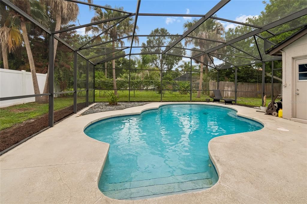 Activo con contrato: $525,000 (4 camas, 2 baños, 2052 Pies cuadrados)