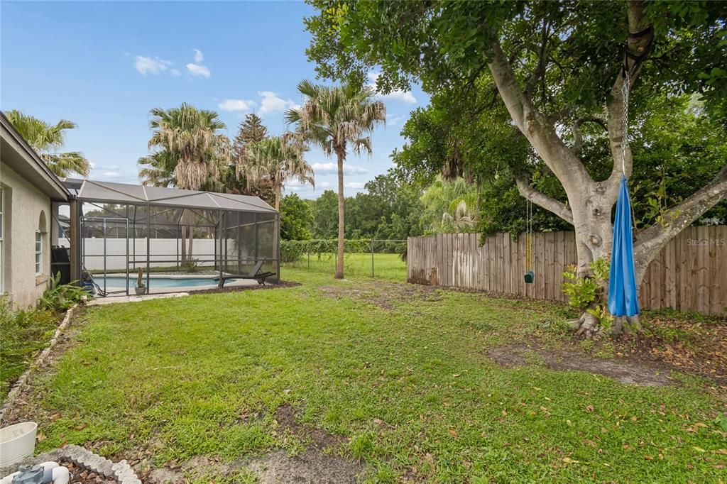 Activo con contrato: $525,000 (4 camas, 2 baños, 2052 Pies cuadrados)