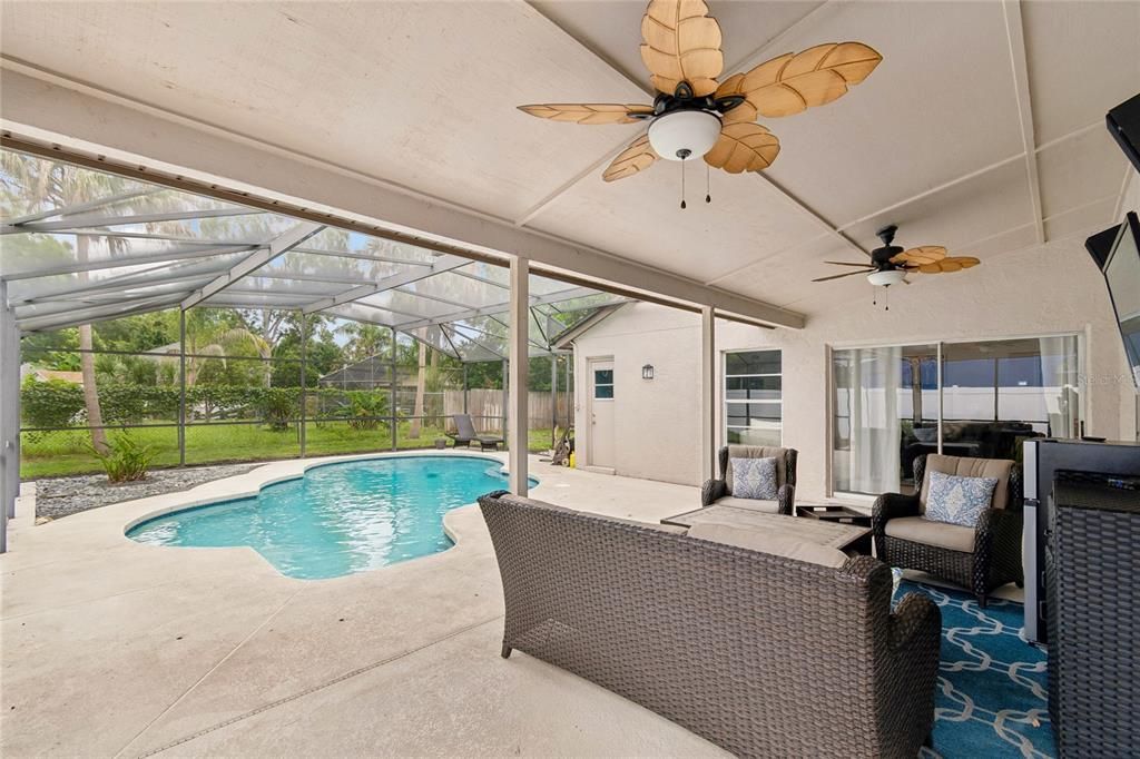 Activo con contrato: $525,000 (4 camas, 2 baños, 2052 Pies cuadrados)