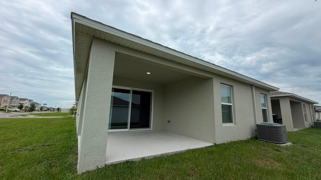 For Rent: $2,300 (3 beds, 2 baths, 1615 Square Feet)